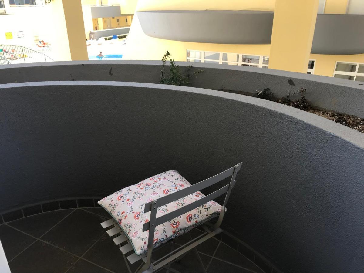 Condo Do Mar Lovely First Floor Apartment With Pool ลากอส ภายนอก รูปภาพ